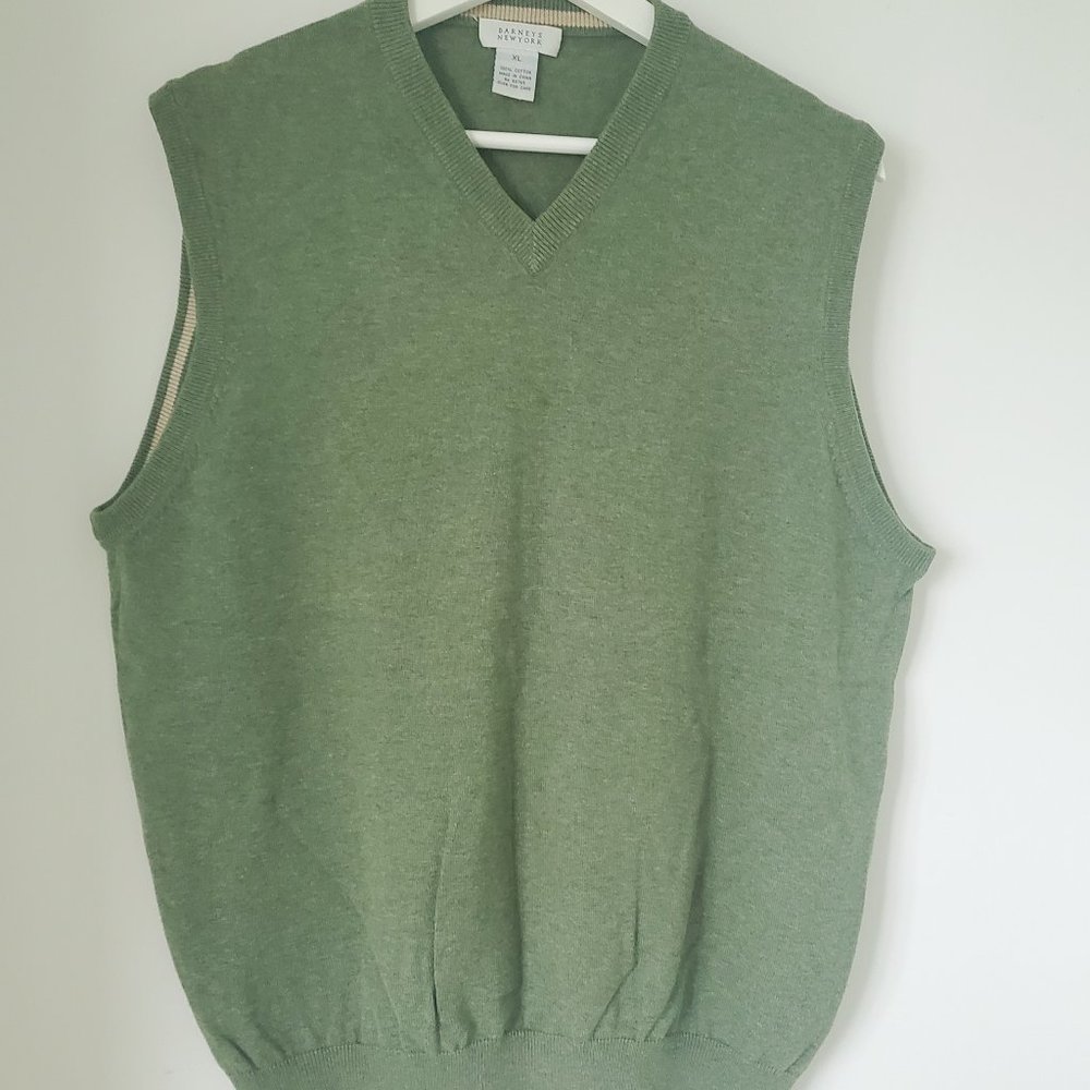 Barneys New York Sleeveless men's sweater, sz XL